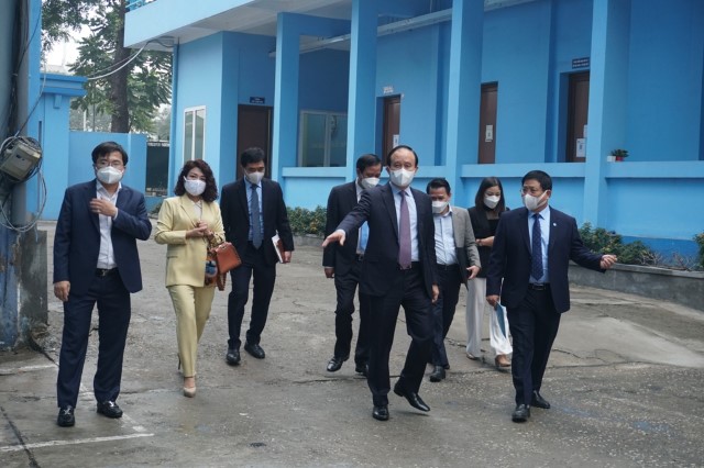 Phó Bí thư Thành ủy, Chủ tịch Hội đông nhân dân Thành phố Hà Nội đến thăm, kiểm tra công tác cấp nước Tết tại Công ty Nước sạch Hà Nội