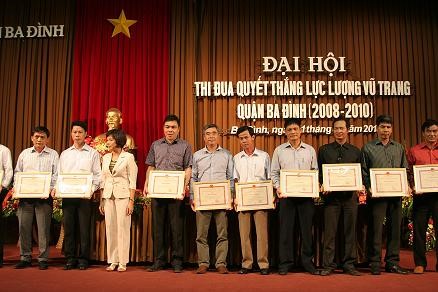 Công ty Nước sạch Hà Nội nhận giấy khen về thành tích xuất sắc trong phong trào thi đua quyết thắng giai đoạn 2008-2010